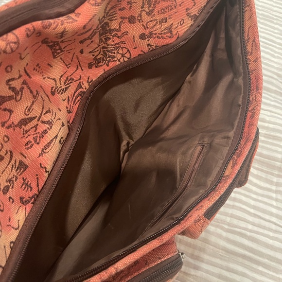 Meru Sling Bag - Picture 8 of 15